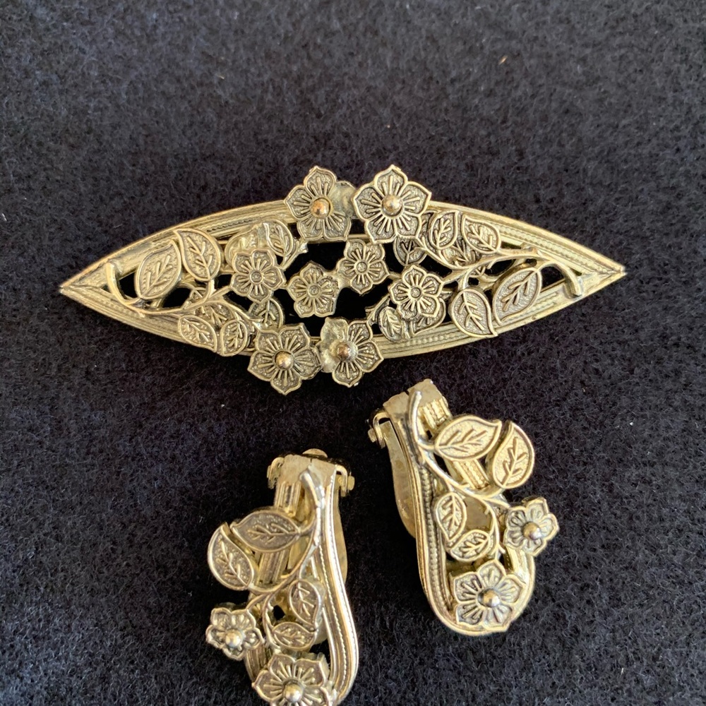 Vintage broach and matching earrings